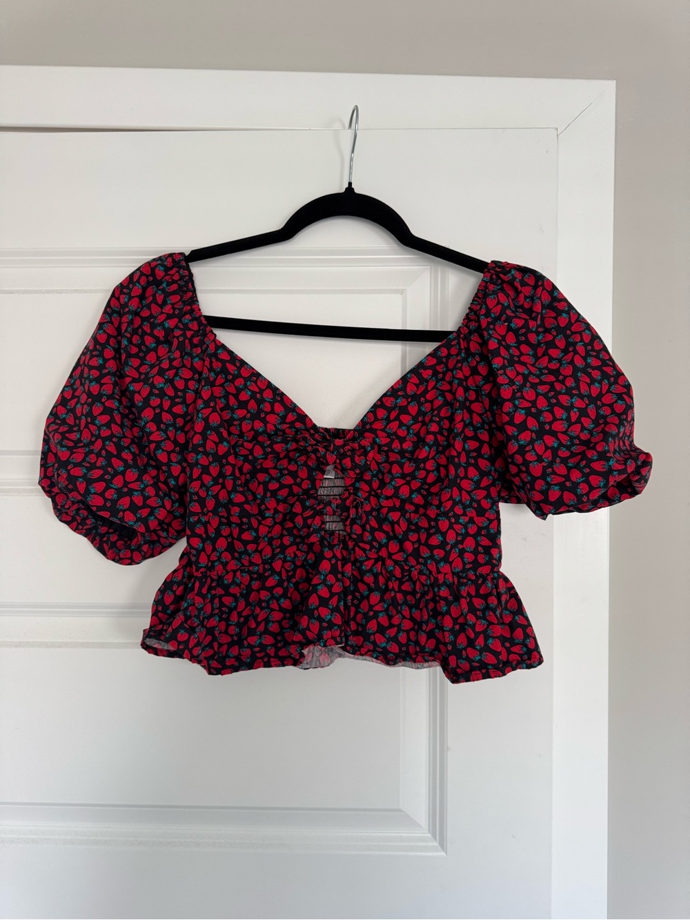 Women's Red Floral Puff-Sleeve Crop Top